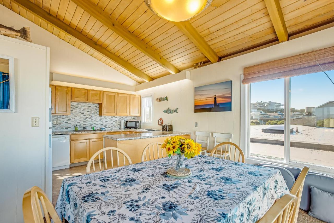 Beach Retreat Newport Exterior photo