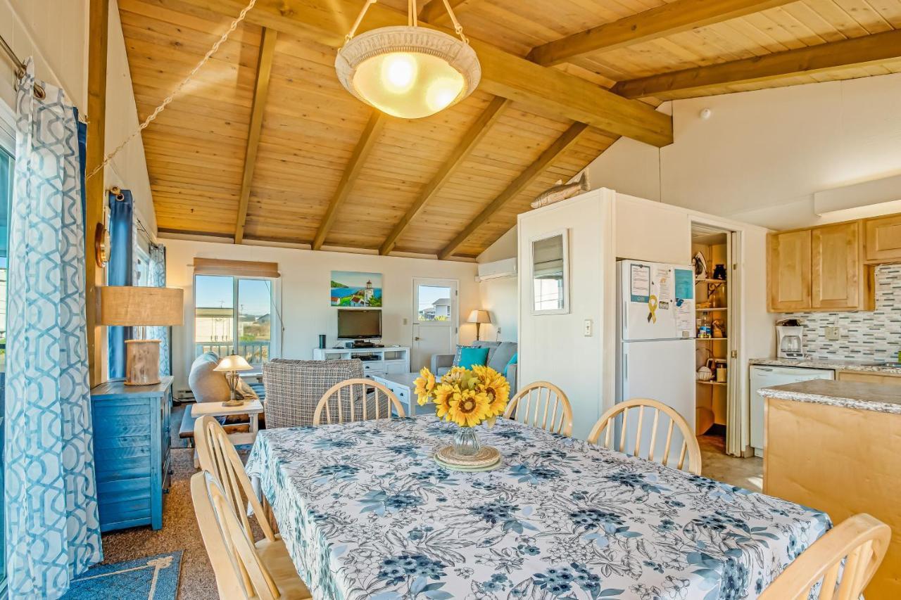 Beach Retreat Newport Exterior photo